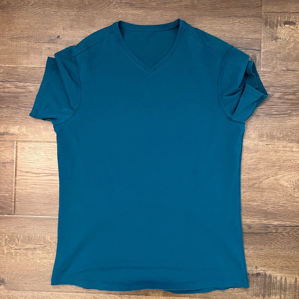 Lululemon 5-year Basic V-neck - Short Sleeve - Medium